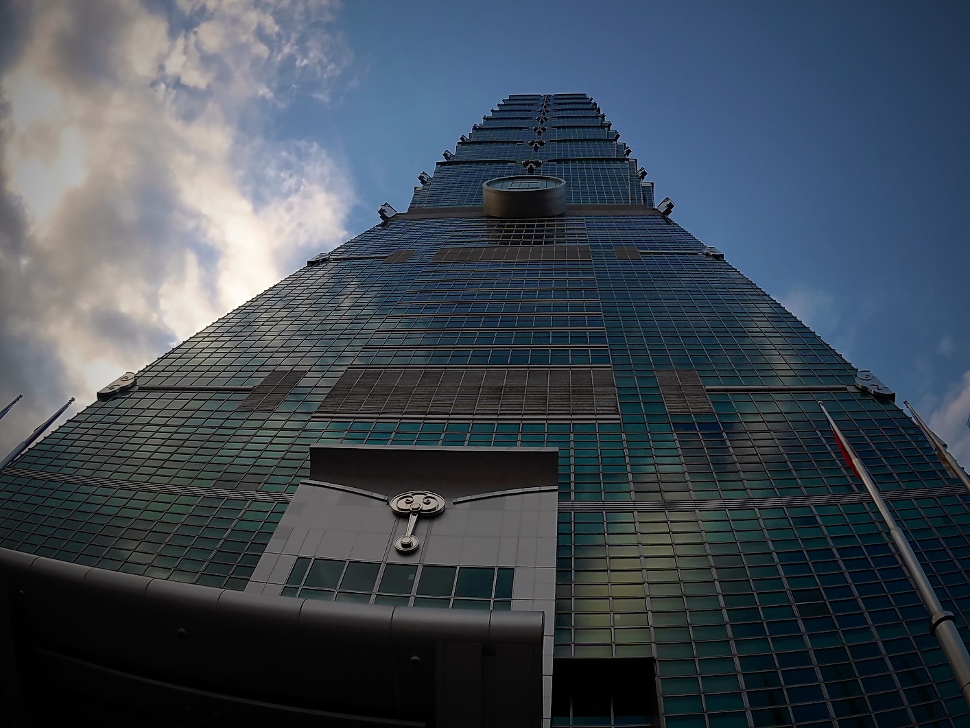Tajvanról jelentjük! – Magyarok az OISTAT színháztechnikai világkiállításán – a világ egyik legmagasabb épülete, a Taipei 101