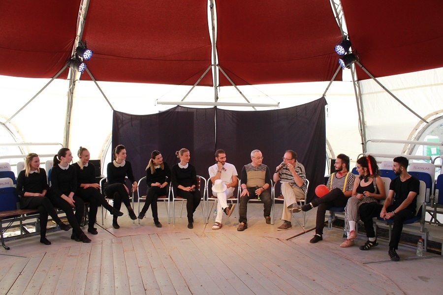Hatalmasat cirkuszoltunk! – Ukrán és izraeli pantomimművészek léptek fel a Magyar Teátrum sátrában
