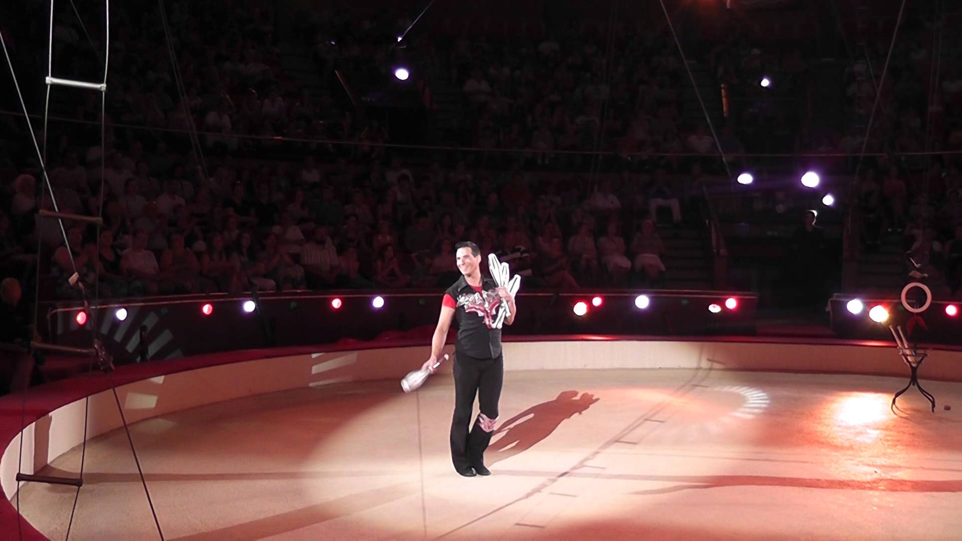 Egy hétig Váradi Nándor szerepel zsonglőrszámával a Győztesek Karneválja a cirkuszban műsorunkban!