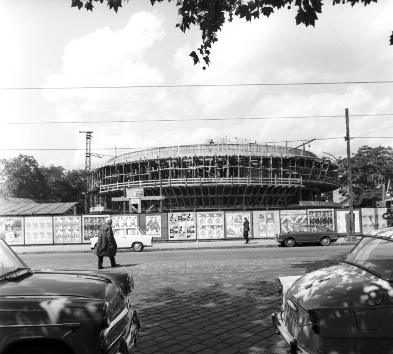 Építõipar - Épül az új Cirkusz Palota