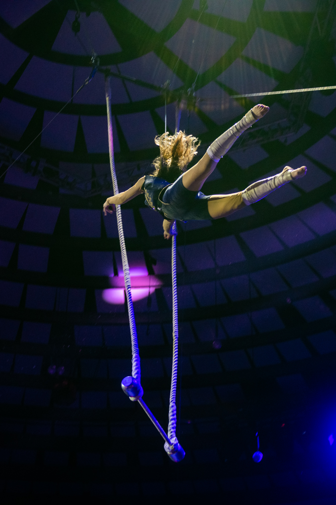 Valeriya Sheshukova bámulatos trükkökkel fűszerezett trapéz számával a Budapest Nemzetközi Cirkuszfesztiválon is fellép. 