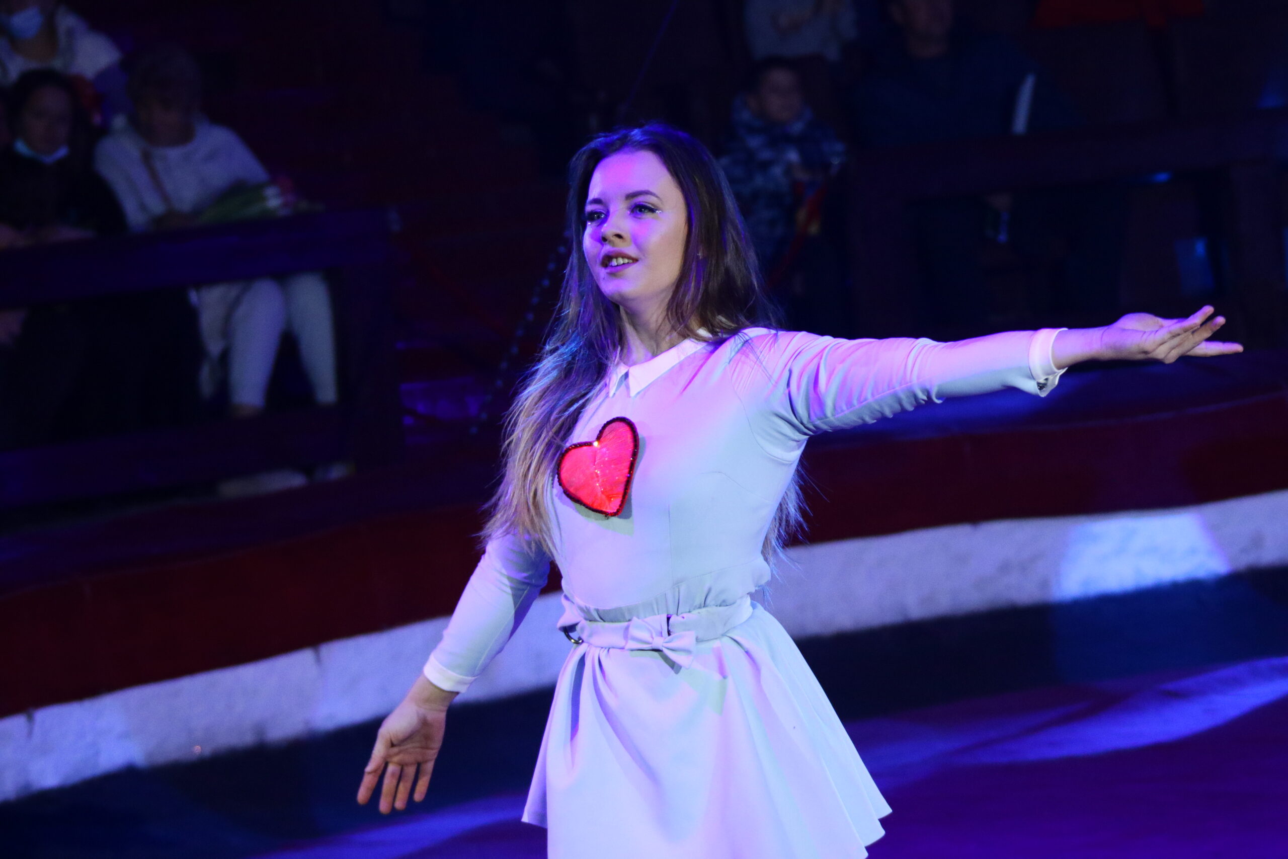 Demeter Anna izgalmas produkcióját a Budapest Nemzetközi Cirkuszfesztiválon is bemutatja január 14-én 18 órától a Newcomer Show-ban.
