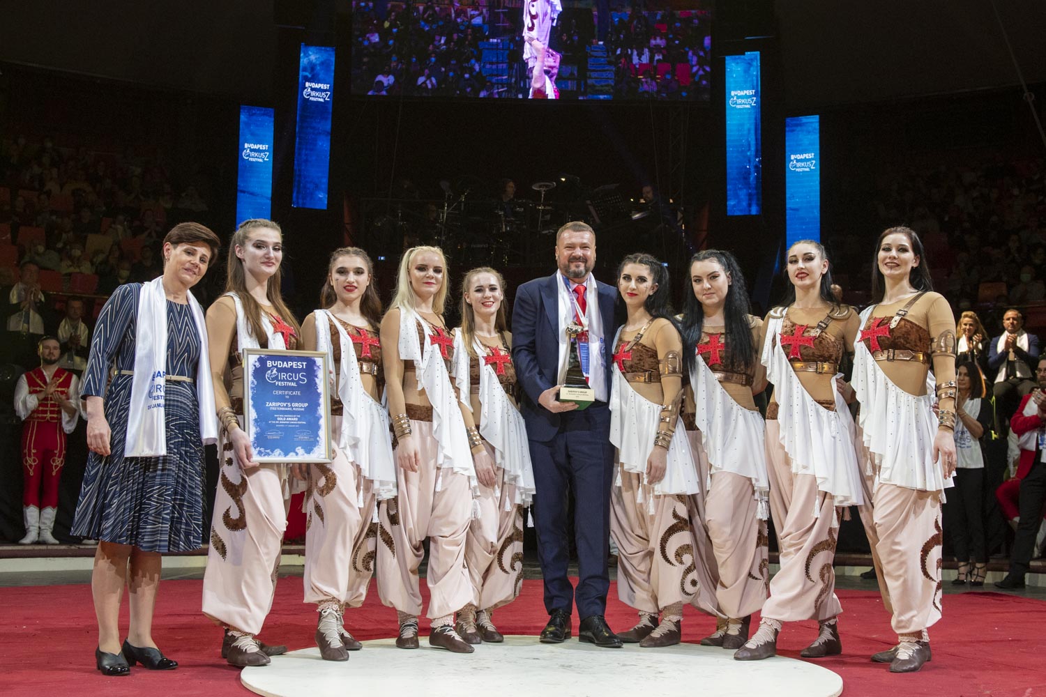 A Zaripov's Group produkciója Arany Pierrot-díjat érdemelt a rangos szakmai zsűritől a 14. Budapest Nemzetközi Cirkuszfesztiválon.
