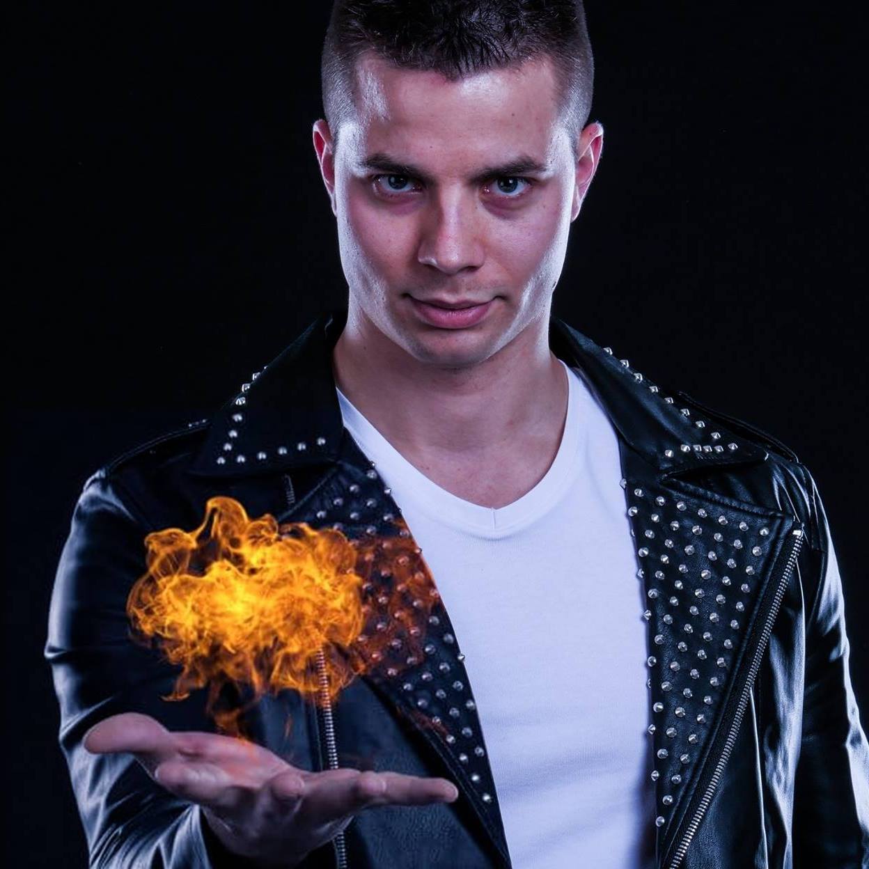 Németh Gábor – bűvész / magician (Magyarország / Hungary)