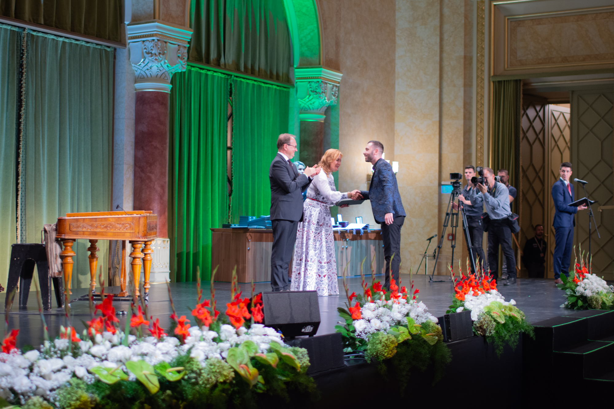Állami kitüntetést vett át Maka Gyula, a Fővárosi Nagycirkusz konferansziéja