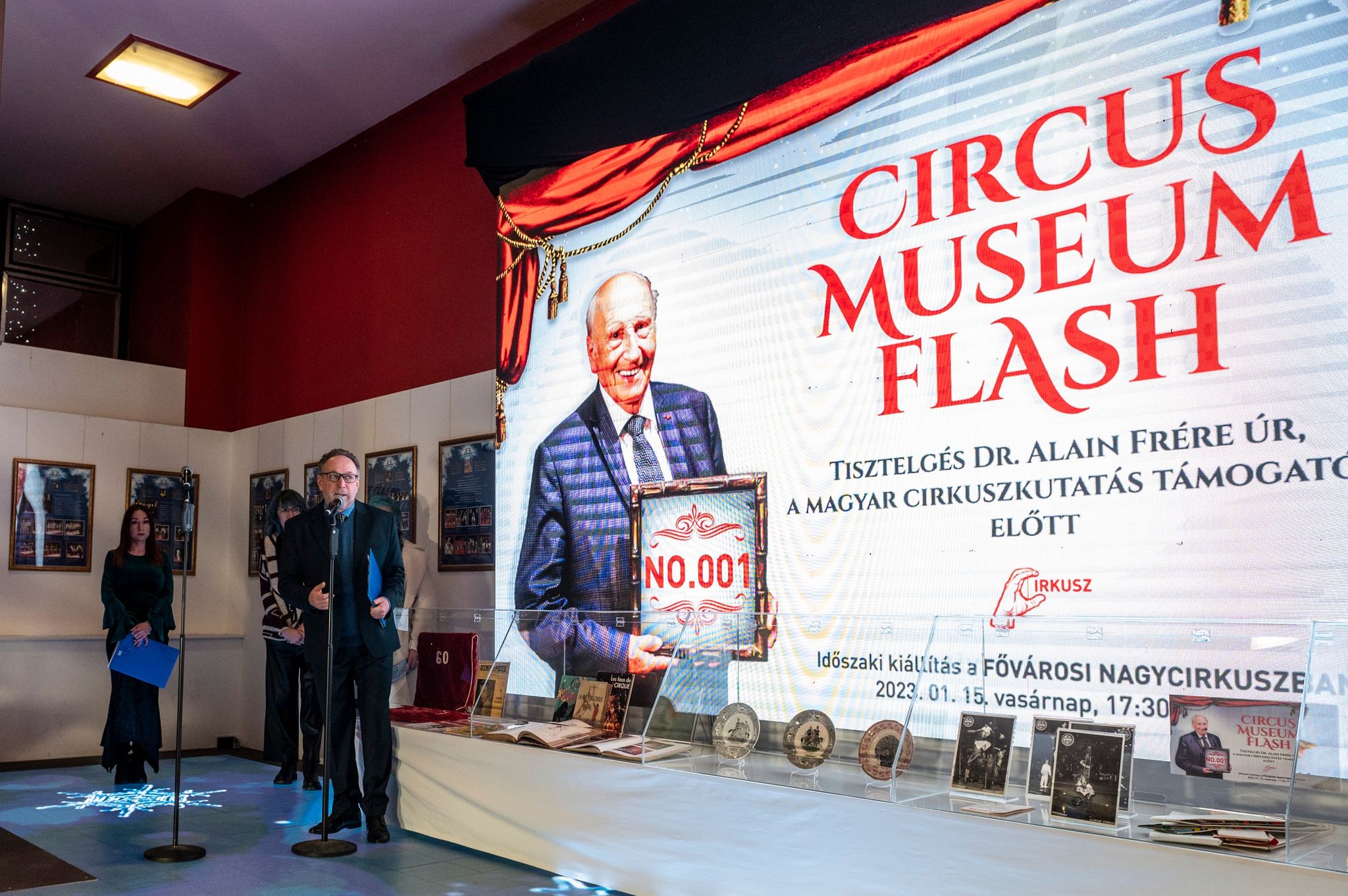 Korszakalkotó múzeumi villám-kiállításmegnyitót tartottak a Fővárosi Nagycirkuszban