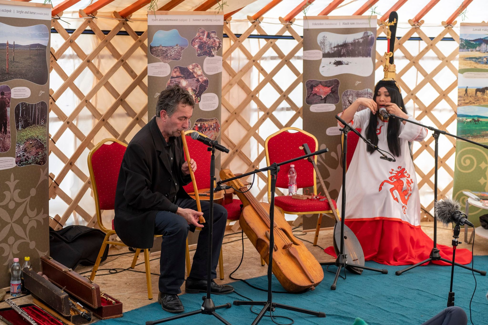 Kultúrák találkozása – dél-szibériai és magyar dallamok csendültek fel a Fővárosi Nagycirkusz előtt álló mongol jurtában