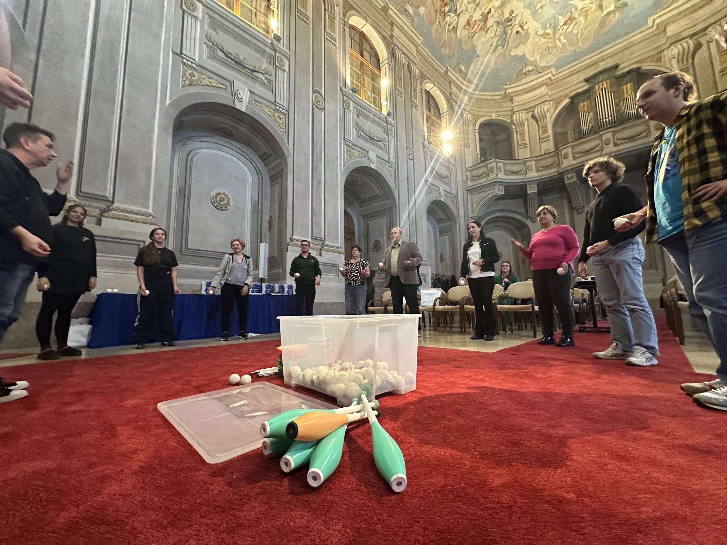 „Legyenek Önök a cirkusz szó nagykövetei!” - „A cirkusz jelvilága” címmel rendeztek interdiszciplináris konferenciát